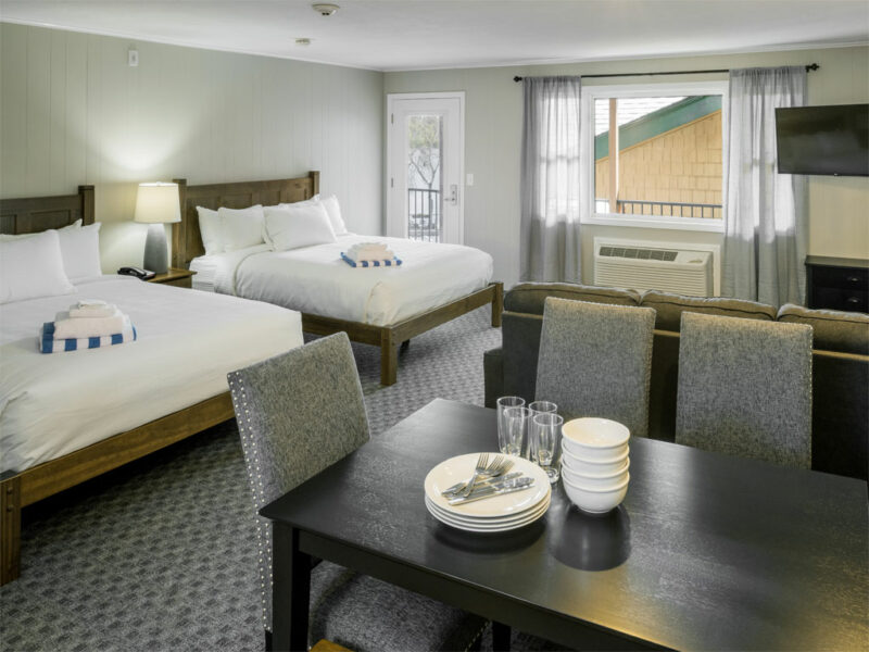 Enjoy extra creature comforts and space in the larger layout of our efficiency rooms